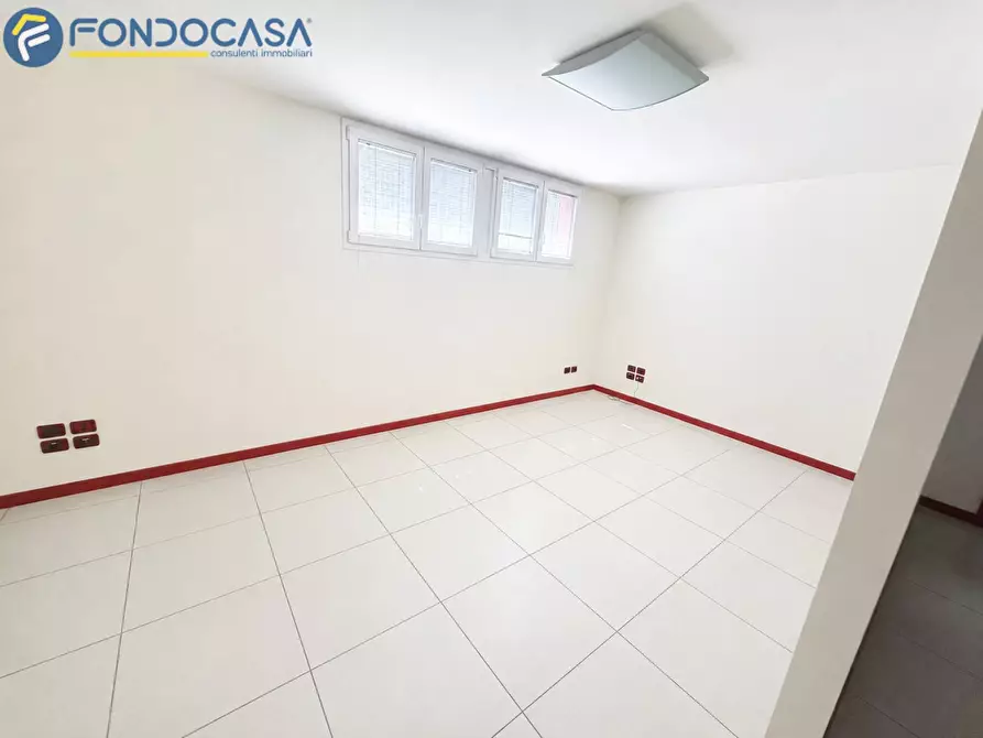 Immagine 15 di Ufficio in vendita  in Via Luciano Gabrielli a San Benedetto Del Tronto