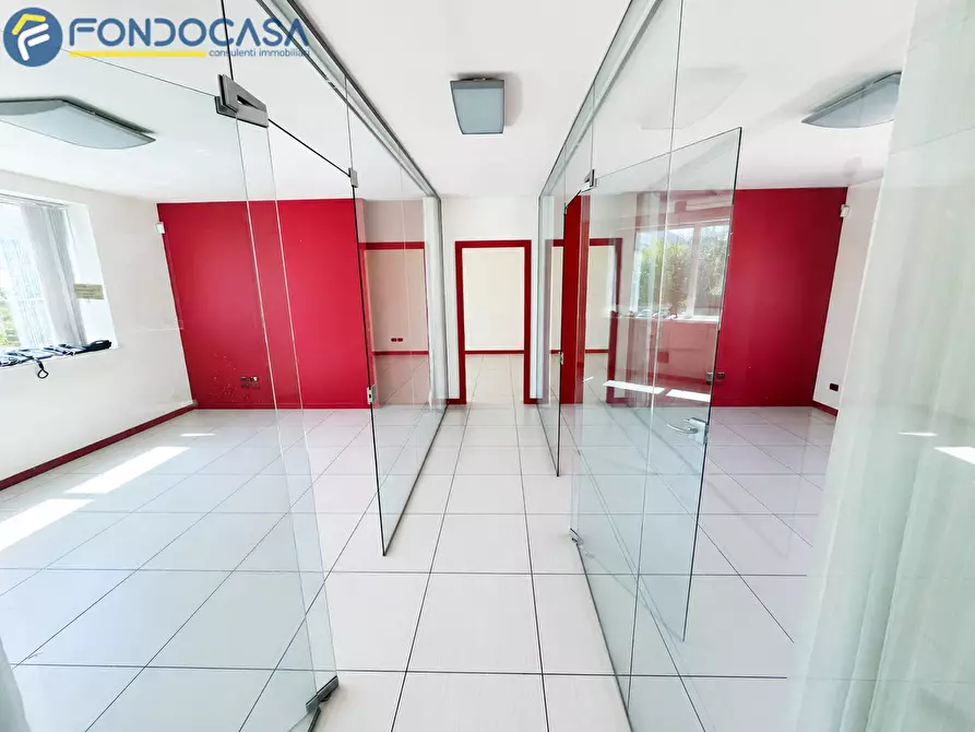 Immagine 4 di Ufficio in vendita  in Via Luciano Gabrielli a San Benedetto Del Tronto