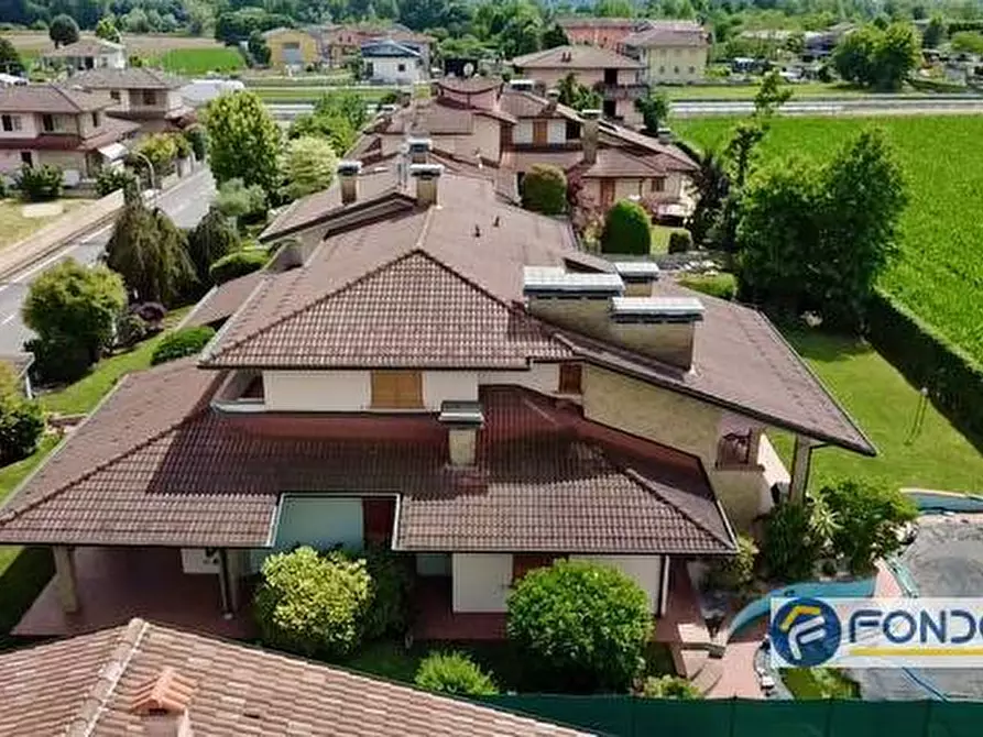 Immagine 51 di Villa in vendita  a Pontoglio