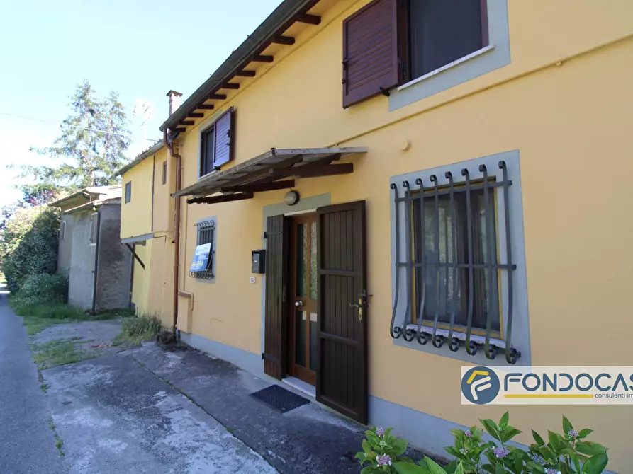Immagine 2 di Casa indipendente in vendita  in Via Val Di Badia a Buti