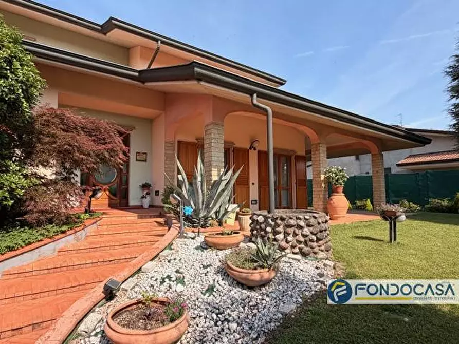 Immagine 3 di Villa in vendita  a Pontoglio