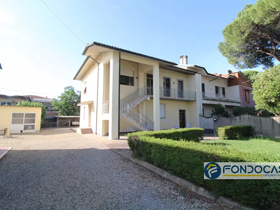 Immagine 1 di Casa semindipendente in vendita  in Via Francesca Nord a Castelfranco Di Sotto