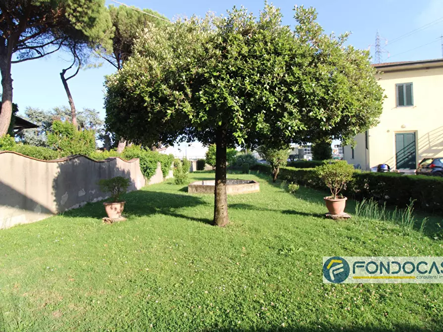 Immagine 43 di Casa semindipendente in vendita  in Via Francesca Nord a Castelfranco Di Sotto