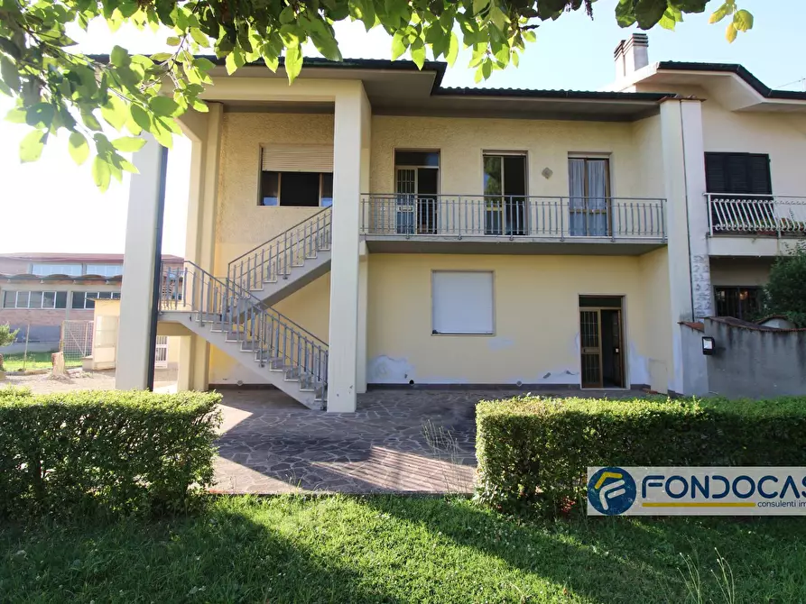 Immagine 47 di Casa semindipendente in vendita  in Via Francesca Nord a Castelfranco Di Sotto