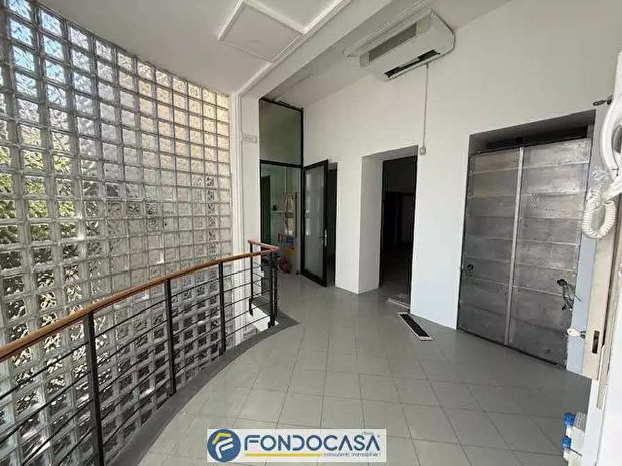 Immagine 13 di Ufficio in affitto  a Adro