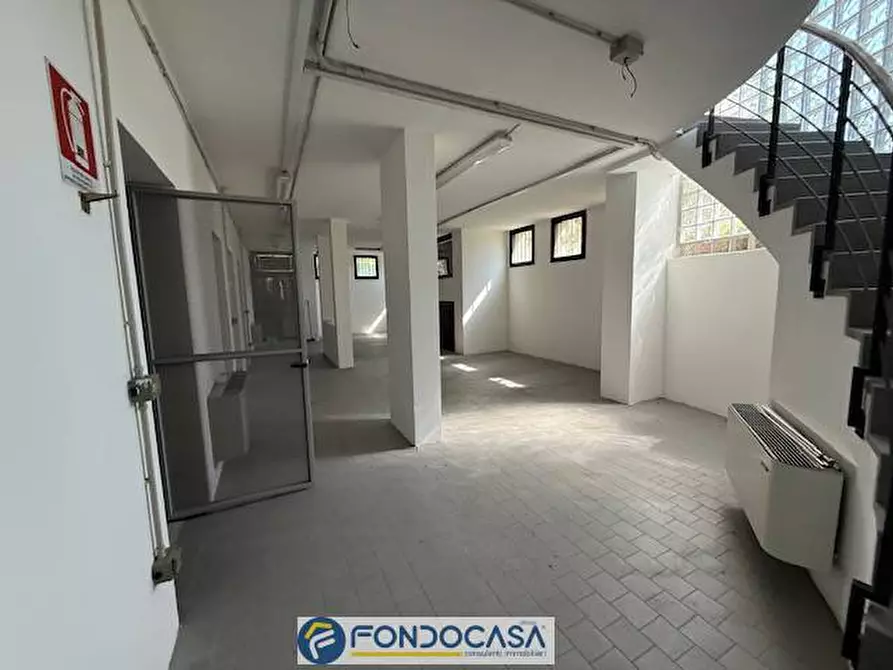 Immagine 10 di Ufficio in affitto  a Adro