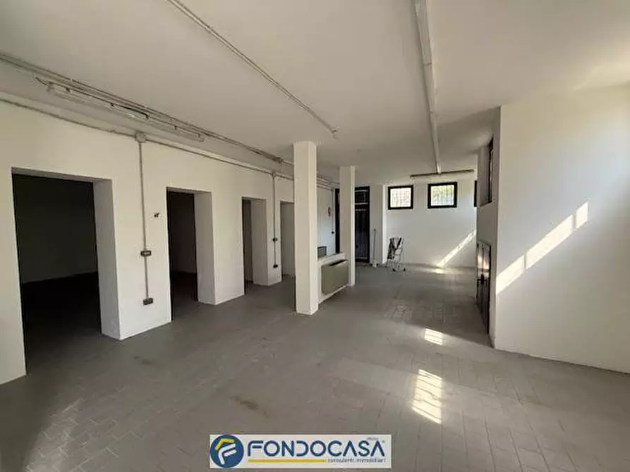 Immagine 12 di Ufficio in affitto  a Adro