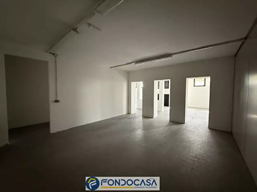 Immagine 14 di Ufficio in affitto  a Adro