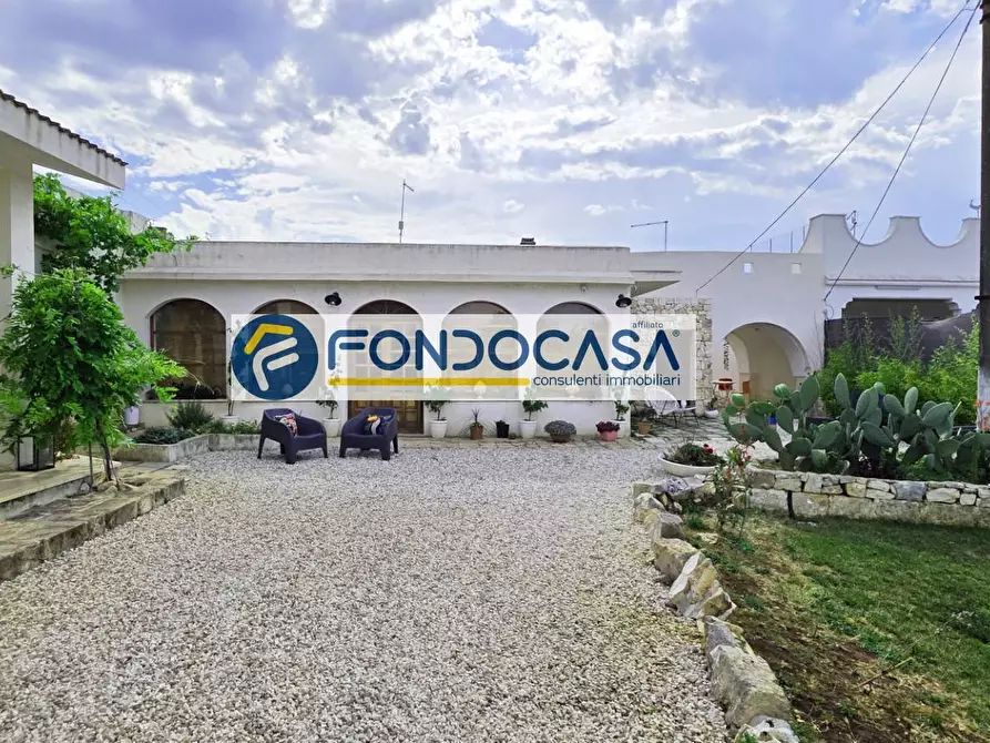 Immagine 9 di Casa semindipendente in vendita  in Via Pescara a San Vito Dei Normanni