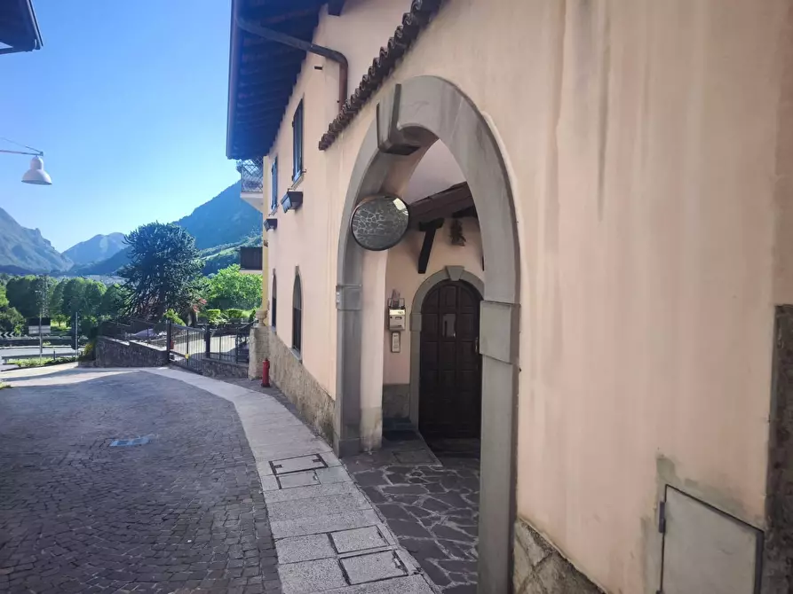 Immagine 2 di Appartamento in vendita  in Via Papa Giovanni XXIII 172 a Ardesio