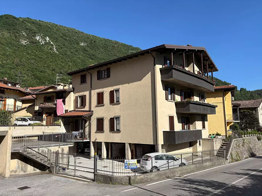 Immagine 1 di Appartamento in vendita  in Via Papa Giovanni XXIII 172 a Ardesio
