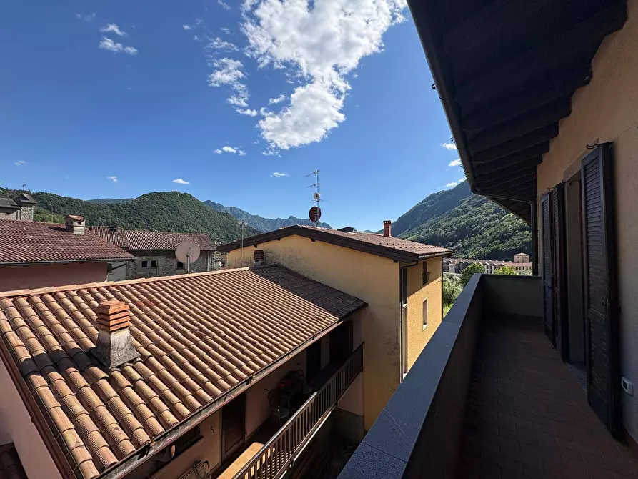 Immagine 8 di Appartamento in vendita  in Via Papa Giovanni XXIII 172 a Ardesio