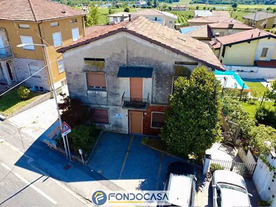 Immagine 1 di Villa in vendita  a Adro