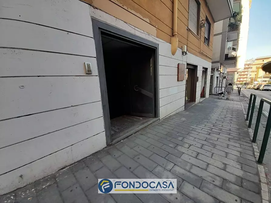 Immagine 5 di Locale commerciale in vendita  in Via Pio Xi 62 a Salerno