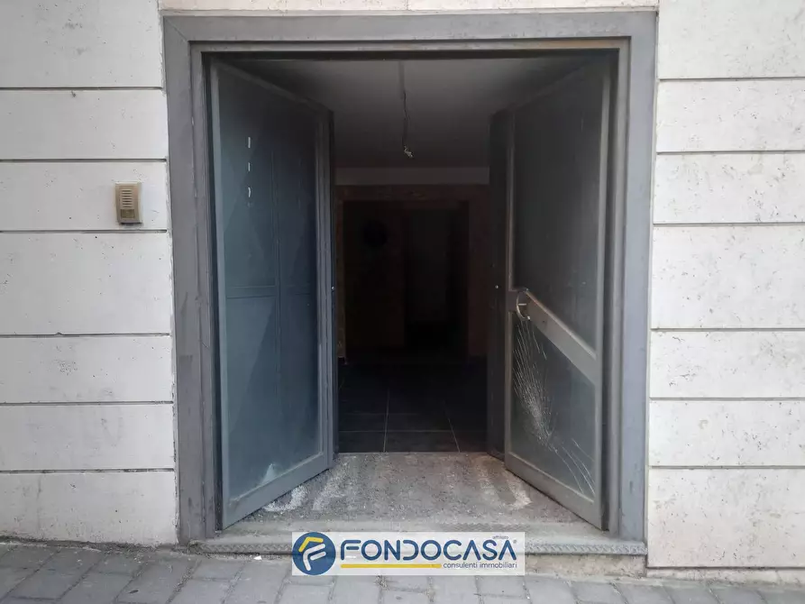 Immagine 10 di Locale commerciale in vendita  in Via Pio Xi 62 a Salerno