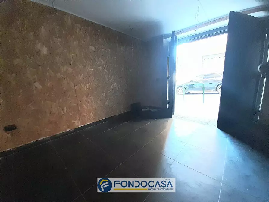 Immagine 12 di Locale commerciale in vendita  in Via Pio Xi 62 a Salerno
