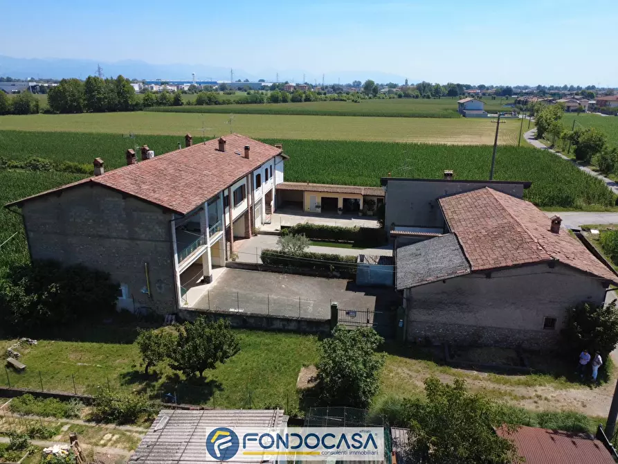 Immagine 32 di Rustico / casale in vendita  a Adro