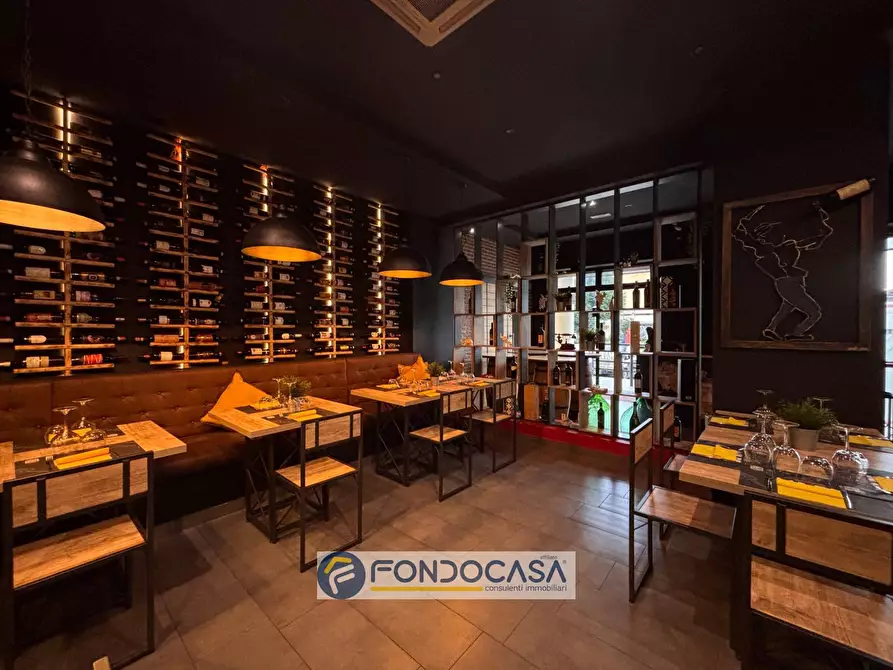 Immagine 2 di Locale commerciale in vendita  in via pasquale grimaldi a Cancello Ed Arnone