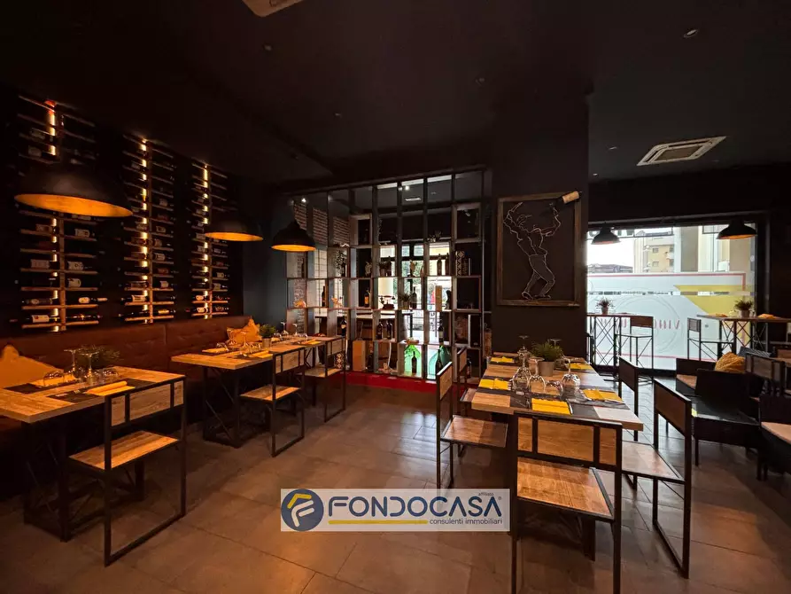 Immagine 5 di Locale commerciale in vendita  in via pasquale grimaldi a Cancello Ed Arnone