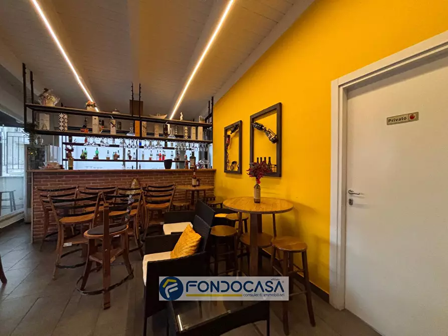 Immagine 11 di Locale commerciale in vendita  in via pasquale grimaldi a Cancello Ed Arnone