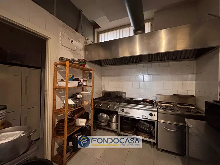 Immagine 16 di Locale commerciale in vendita  in via pasquale grimaldi a Cancello Ed Arnone