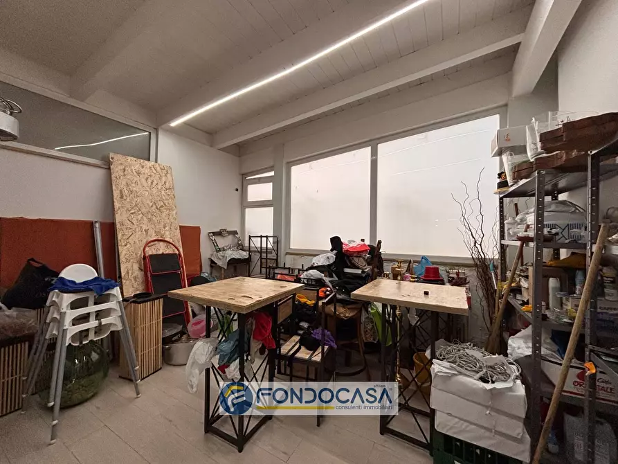 Immagine 17 di Locale commerciale in vendita  in via pasquale grimaldi a Cancello Ed Arnone