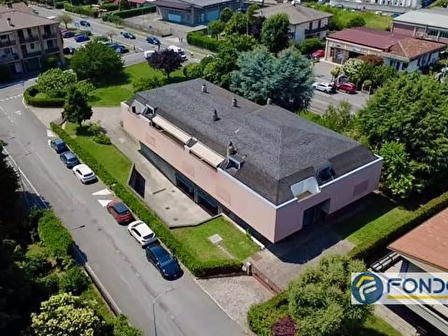 Immagine 1 di Villa in vendita  a Azzano San Paolo