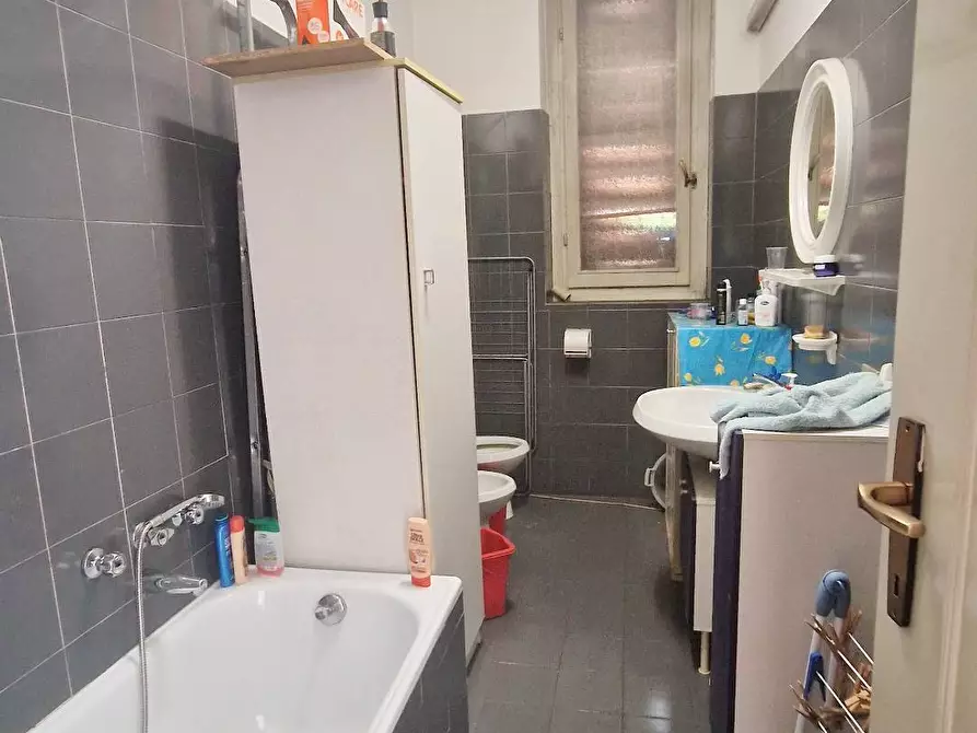 Immagine 7 di Appartamento in vendita  in via milano 290 a Como