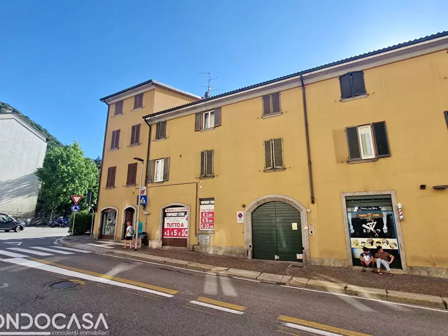 Immagine 1 di Appartamento in vendita  in via milano 290 a Como