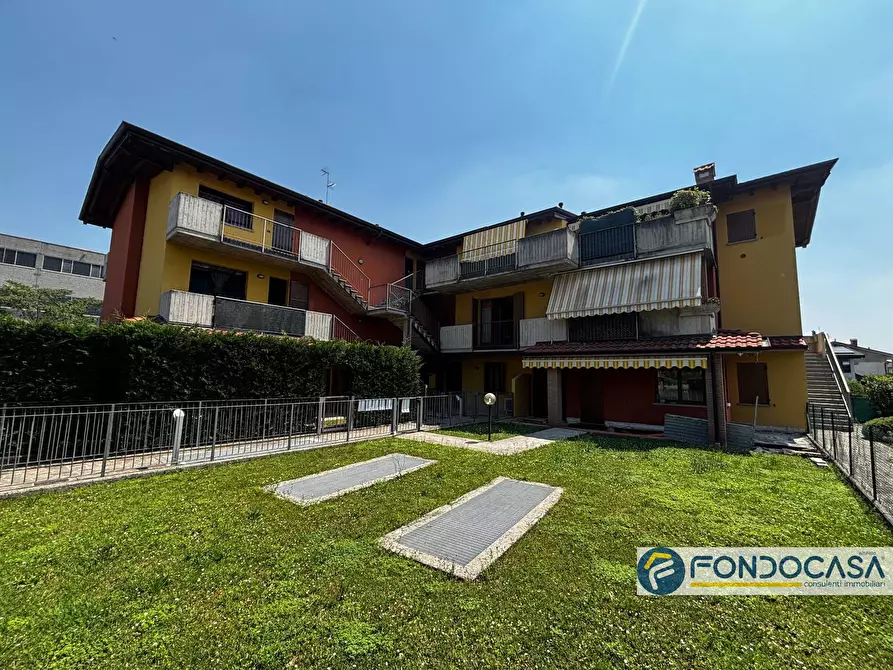 Immagine 2 di Appartamento in vendita  in Via Don P. Caldara a Carobbio Degli Angeli