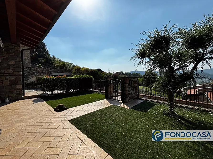 Immagine 4 di Villa in vendita  in BELVEDERE 27 a Capriolo