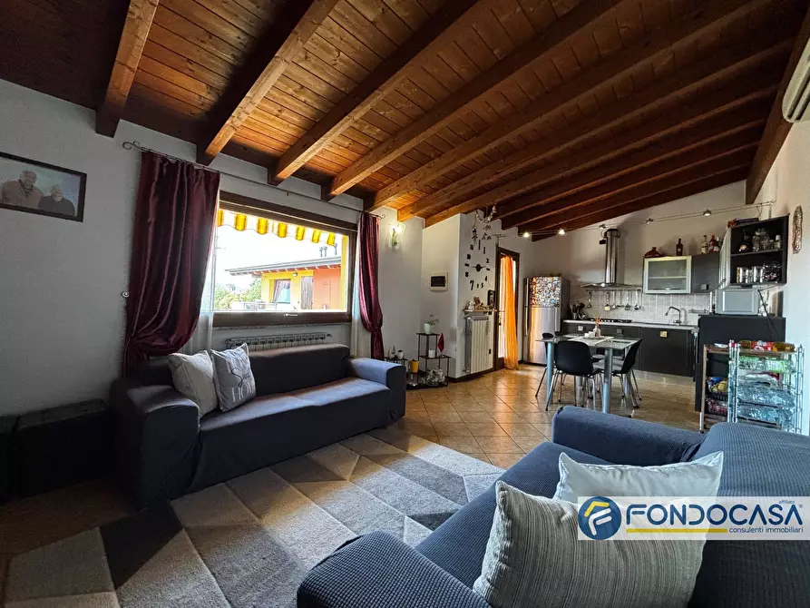Immagine 1 di Appartamento in vendita  in Via Don P. Caldara a Carobbio Degli Angeli