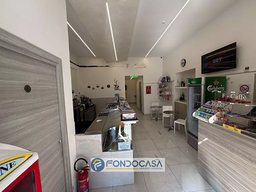 Immagine 8 di Attività commerciale in vendita  in via sambuci 52 a Sant'antimo