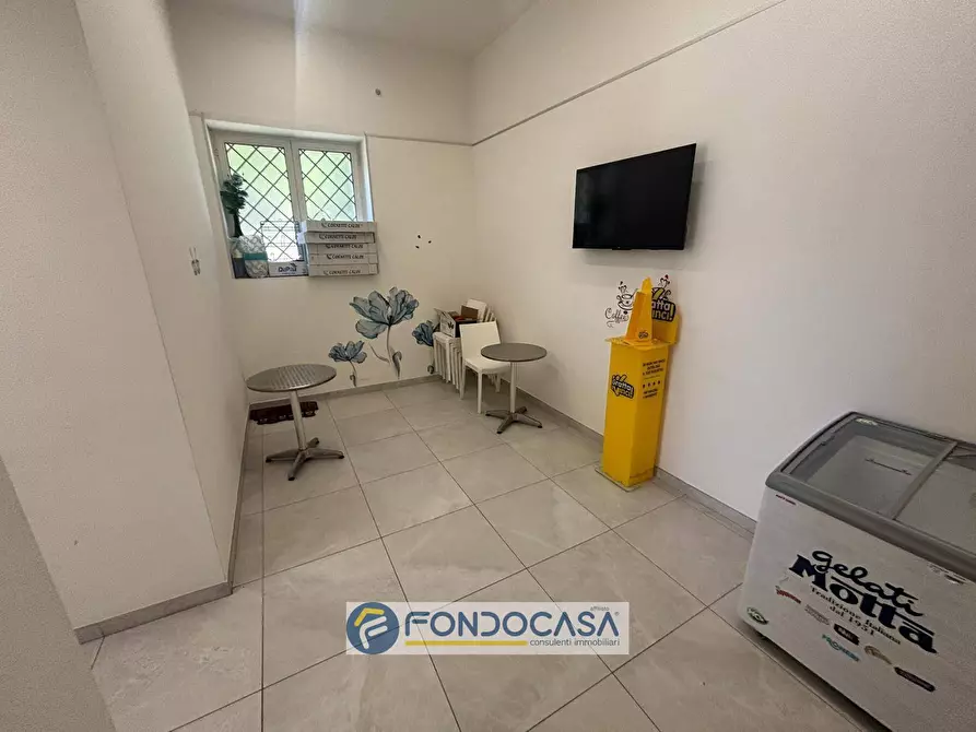 Immagine 24 di Attività commerciale in vendita  in via sambuci 52 a Sant'antimo