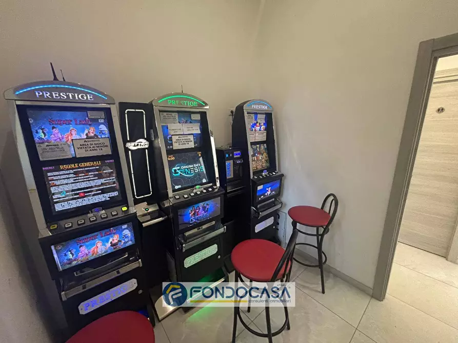 Immagine 21 di Attività commerciale in vendita  in via sambuci 52 a Sant'antimo