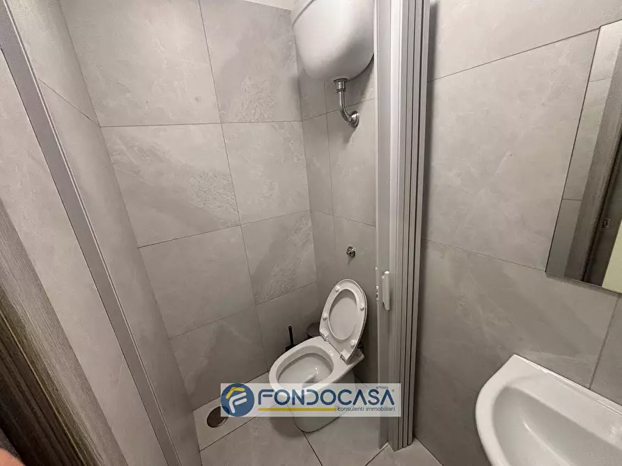 Immagine 18 di Attività commerciale in vendita  in via sambuci 52 a Sant'antimo