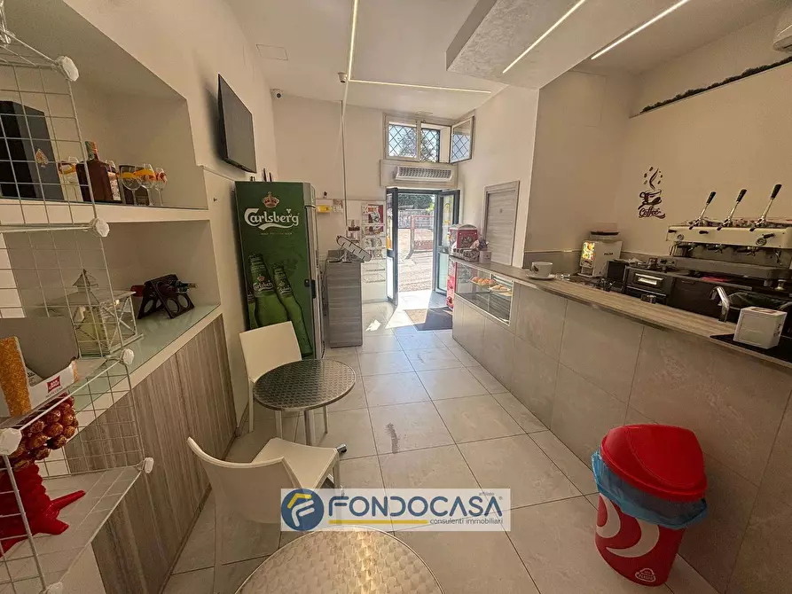 Immagine 13 di Attività commerciale in vendita  in via sambuci 52 a Sant'antimo