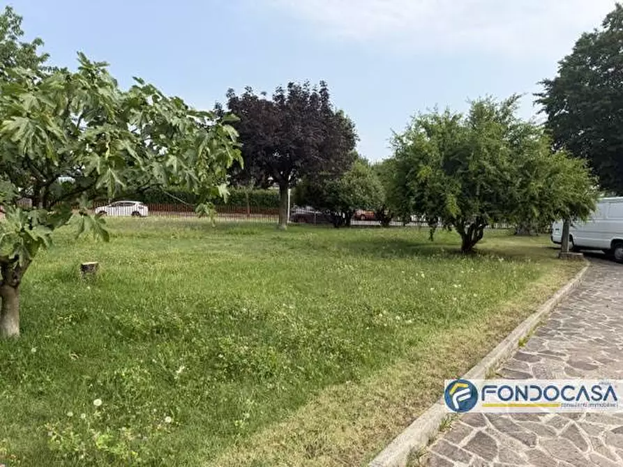 Immagine 6 di Terreno residenziale in vendita  a Azzano San Paolo