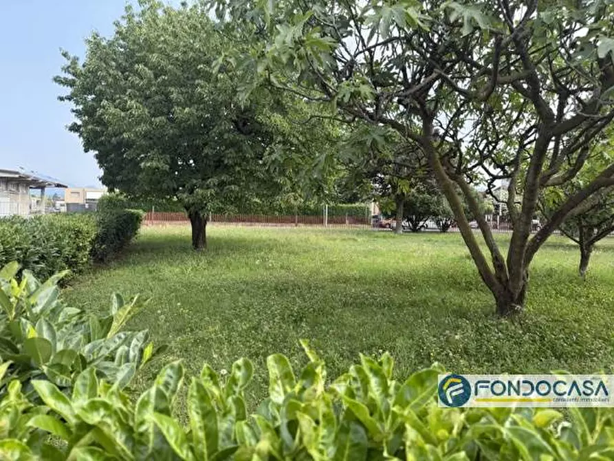 Immagine 3 di Terreno residenziale in vendita  a Azzano San Paolo