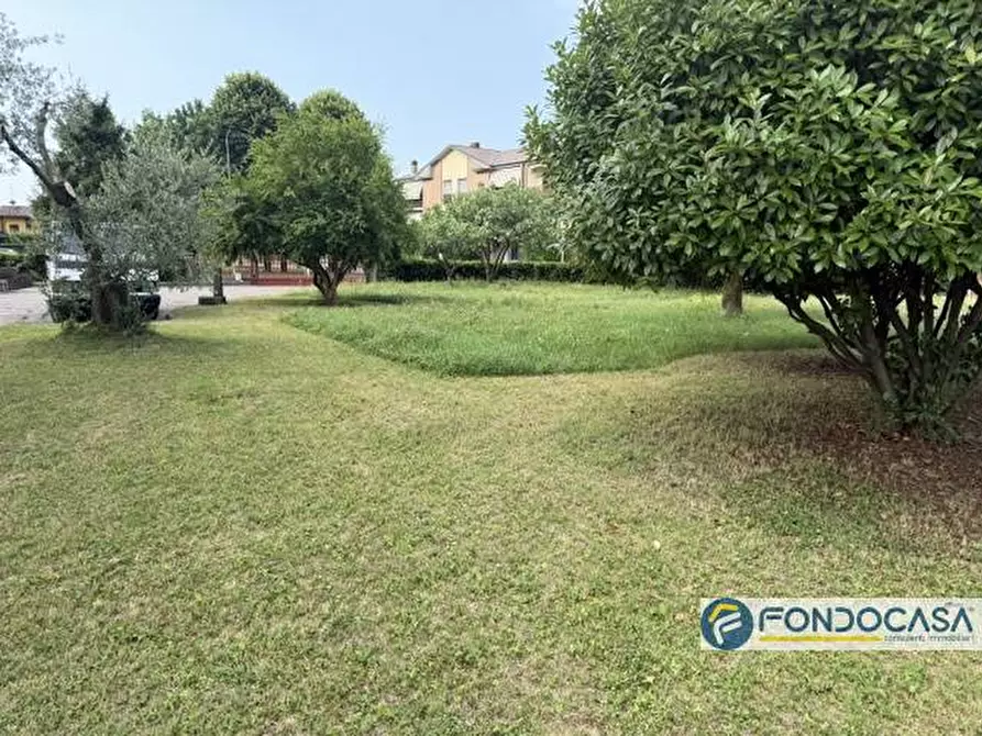 Immagine 1 di Terreno residenziale in vendita  a Azzano San Paolo