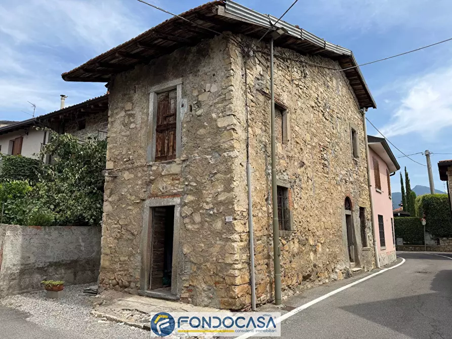 Immagine 9 di Rustico / casale in vendita  24 a Castelli Calepio