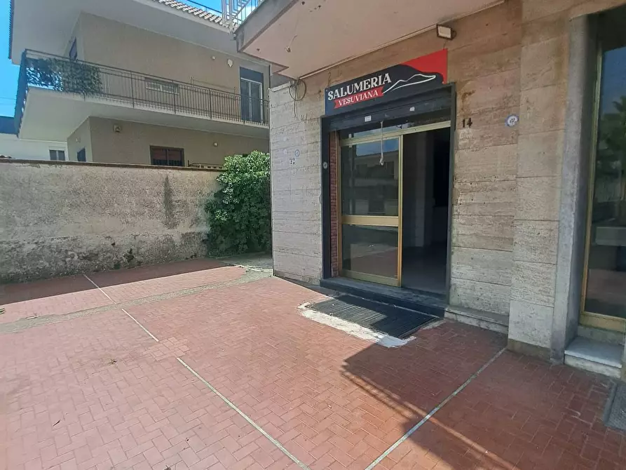 Immagine 1 di Attività commerciale in vendita  24 a Marigliano