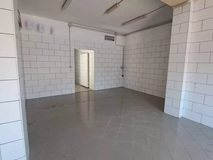 Immagine 3 di Attività commerciale in vendita  24 a Marigliano