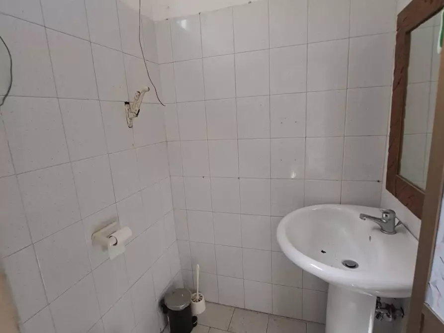 Immagine 8 di Attività commerciale in vendita  24 a Marigliano
