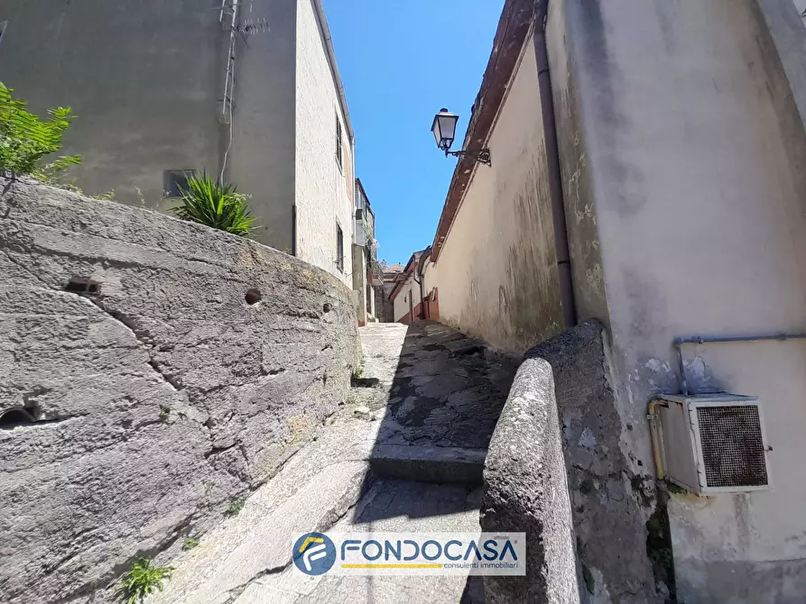 Immagine 5 di Rustico / casale in vendita  in Via Compra 66 a Salerno