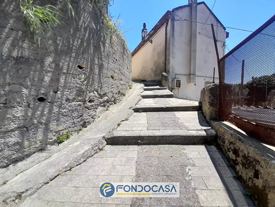 Immagine 4 di Rustico / casale in vendita  in Via Compra 66 a Salerno