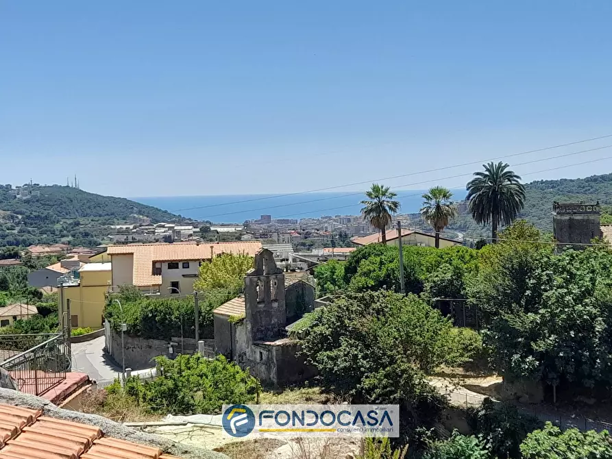 Immagine 1 di Rustico / casale in vendita  in Via Compra 66 a Salerno