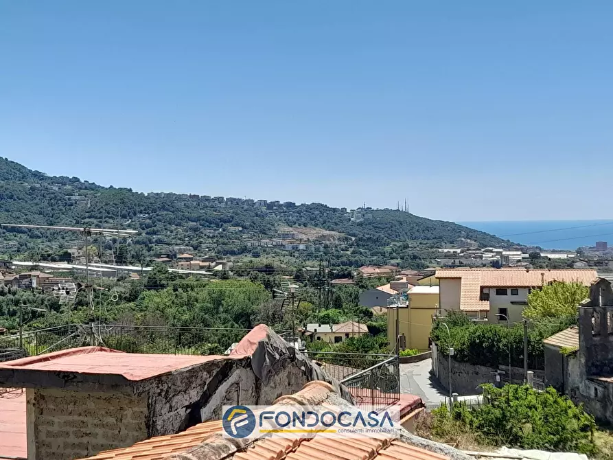 Immagine 18 di Rustico / casale in vendita  in Via Compra 66 a Salerno