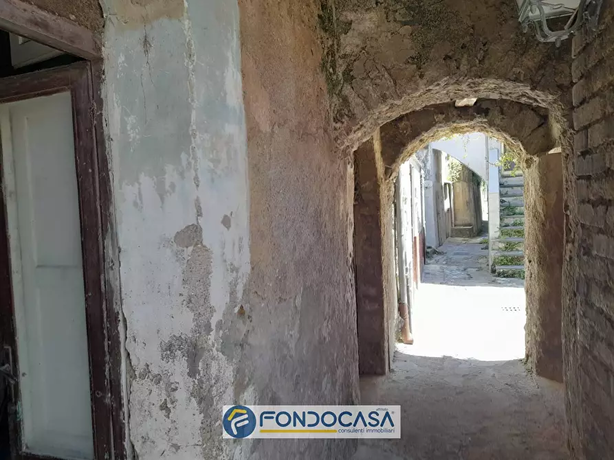 Immagine 8 di Rustico / casale in vendita  in Via Compra 66 a Salerno