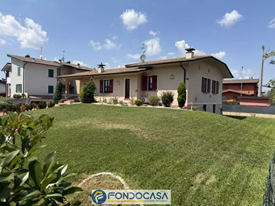 Immagine 3 di Villa in vendita  a Maclodio